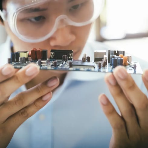 computer-controls-brands-swissbit-iot